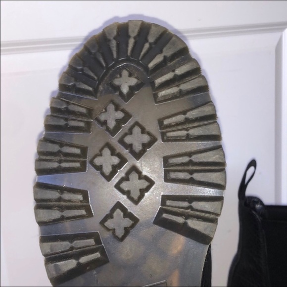 Pebbled Leather Dr. Martens Boots - Picture 4 of 5